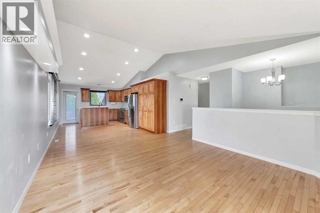 3903 70 Avenue - 6