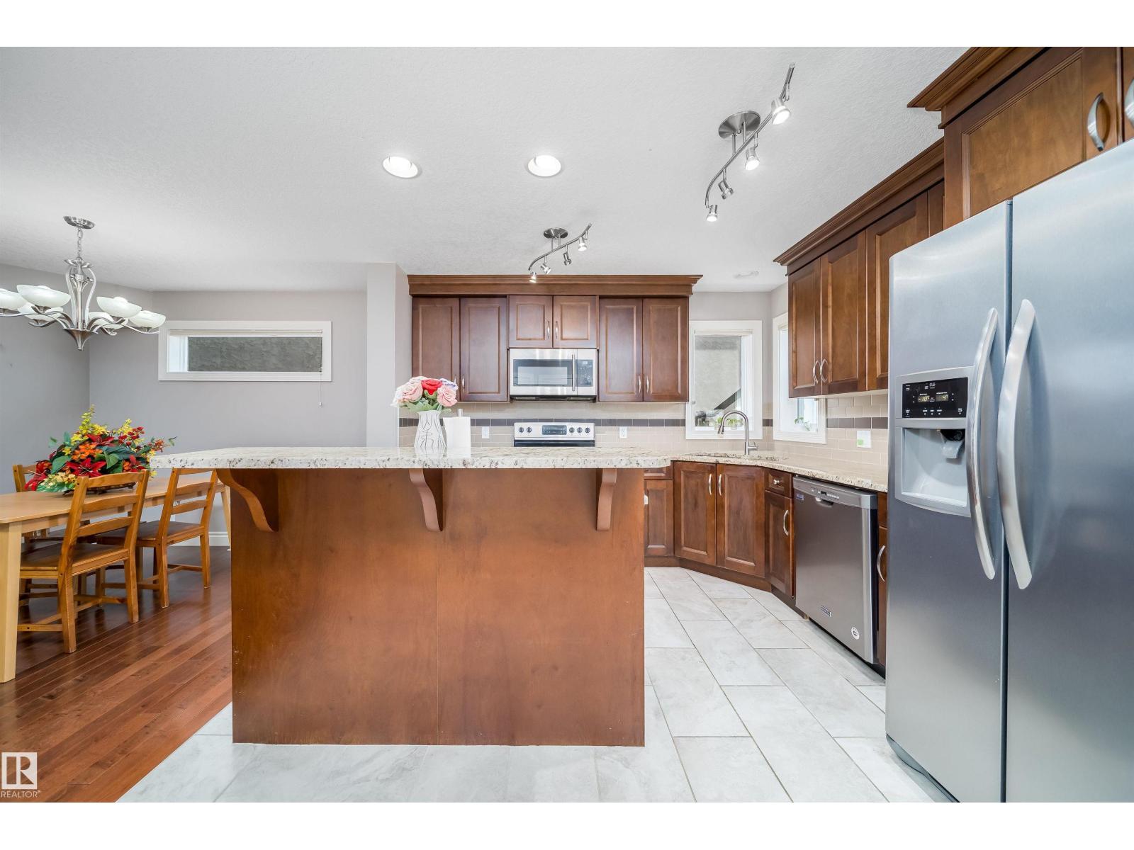 11342 79 Avenue NW - Photo 10
