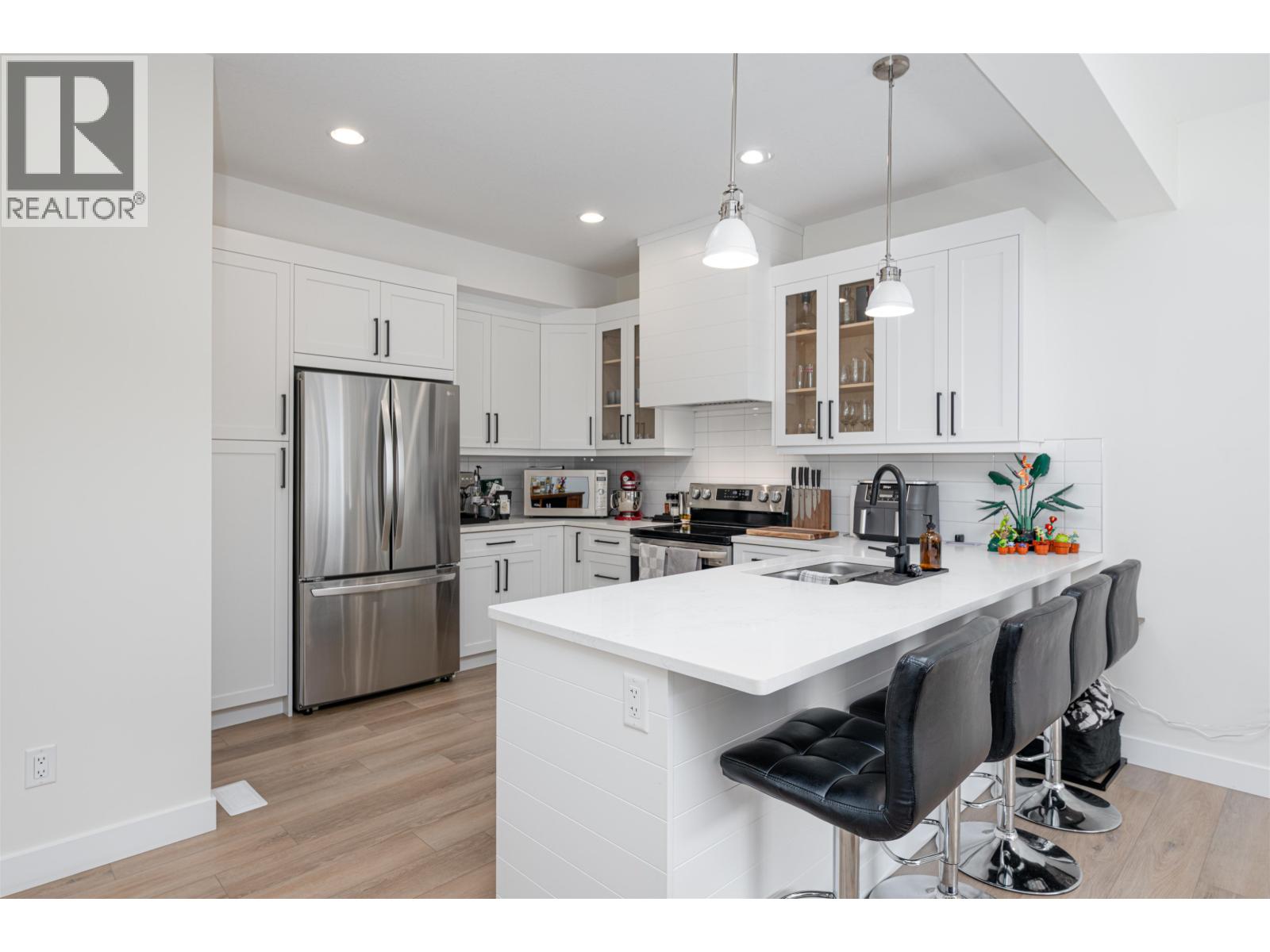 #509 4274 22ND AVENUE - 4