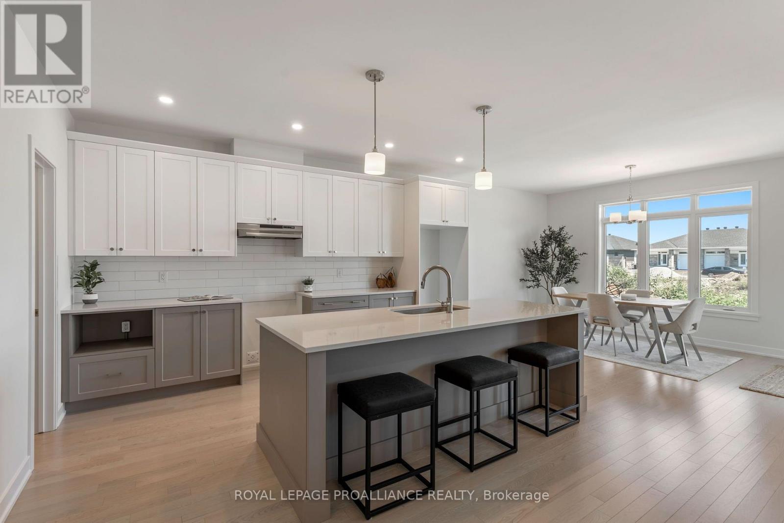 1039 MOORE STREET - Image 19