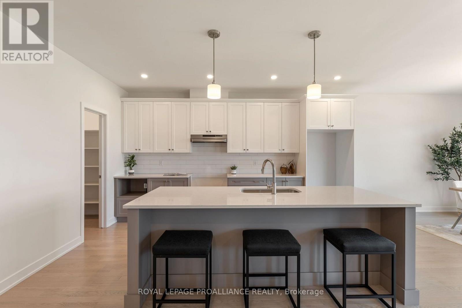 1039 MOORE STREET - Image 21