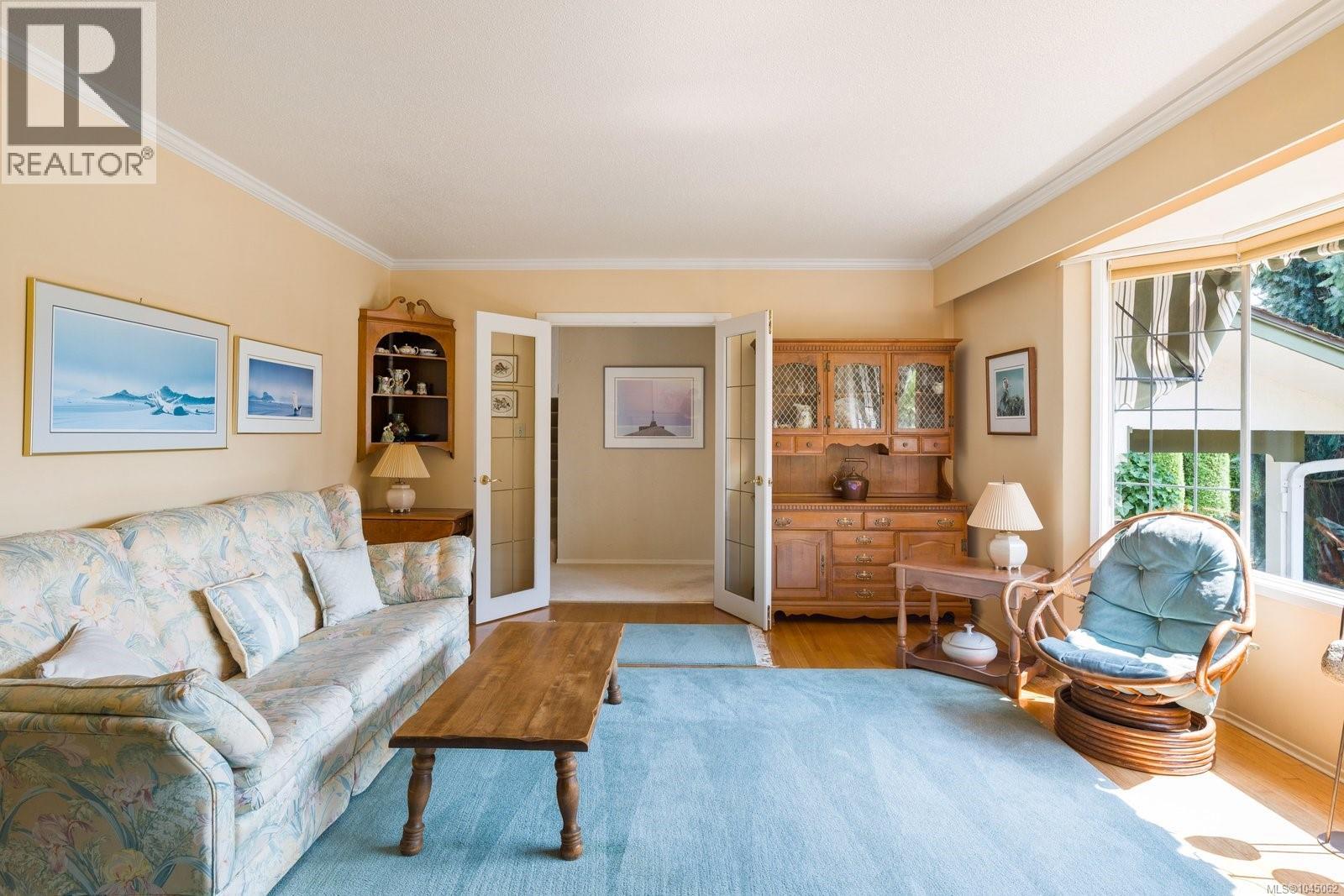 2045 San Rafael Cres - 5