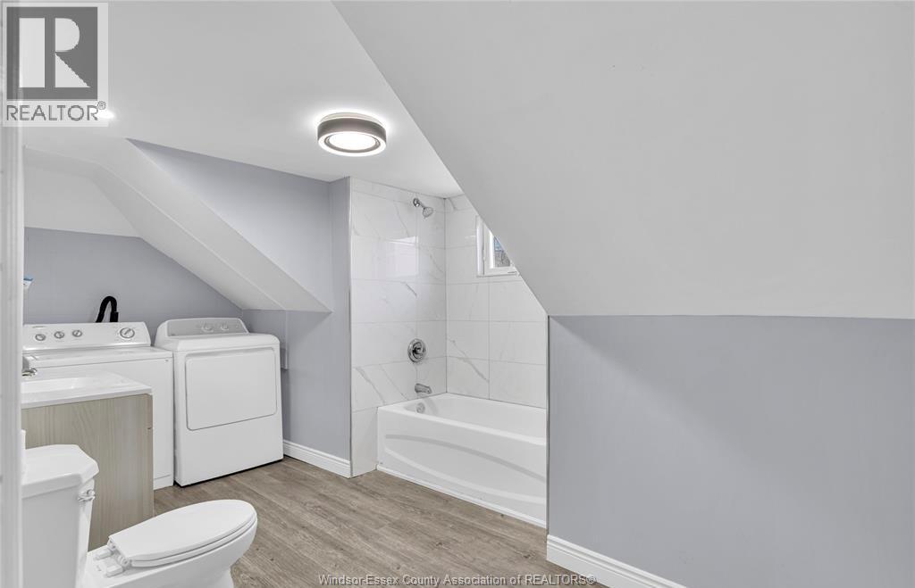294 LOUIS AVENUE - 12