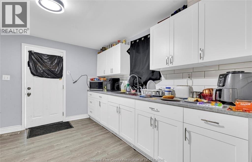294 LOUIS AVENUE - 19