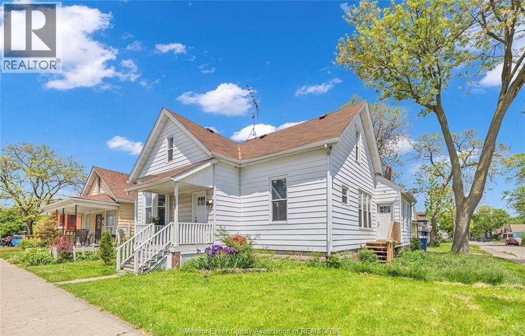 294 LOUIS AVENUE, Windsor — photo 2