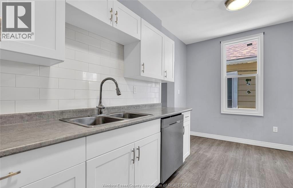 294 LOUIS AVENUE - 5