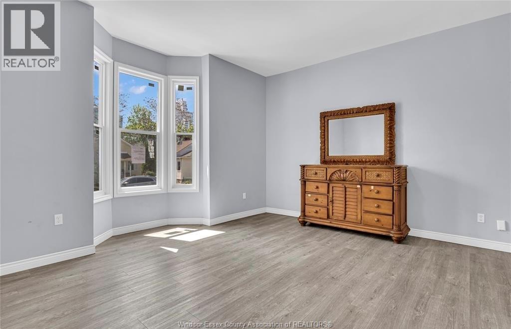 294 LOUIS AVENUE - 7