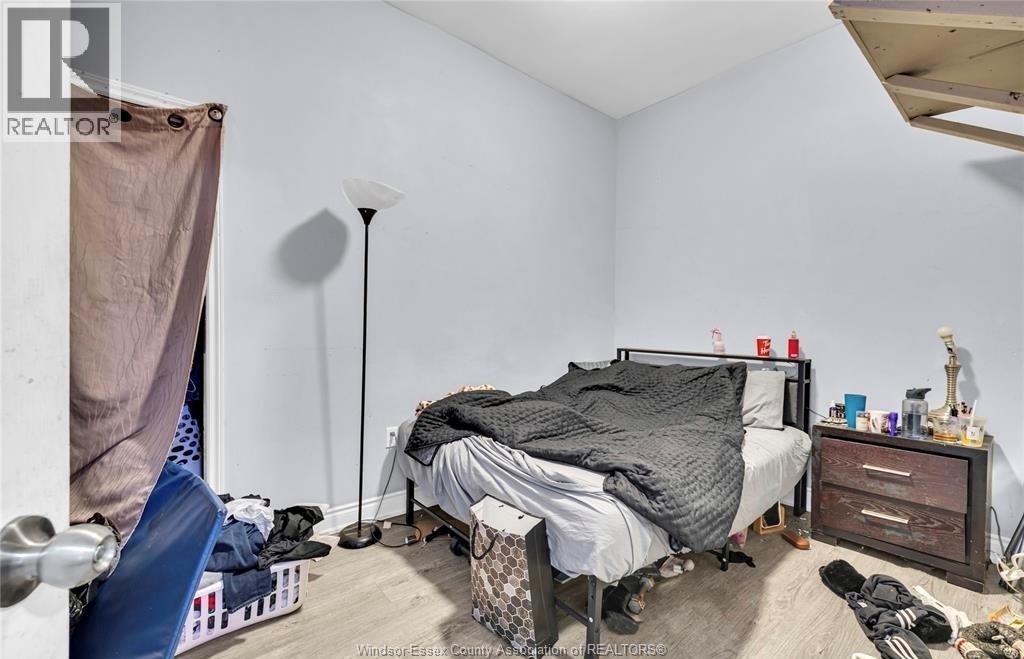 294 LOUIS AVENUE - 22