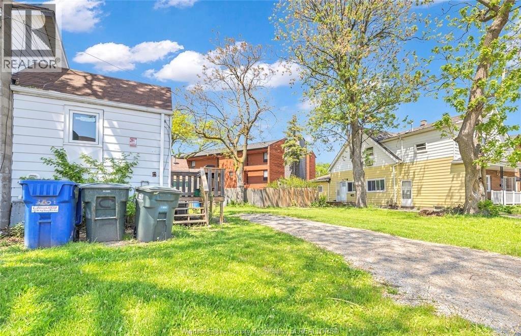 294 LOUIS AVENUE - 25