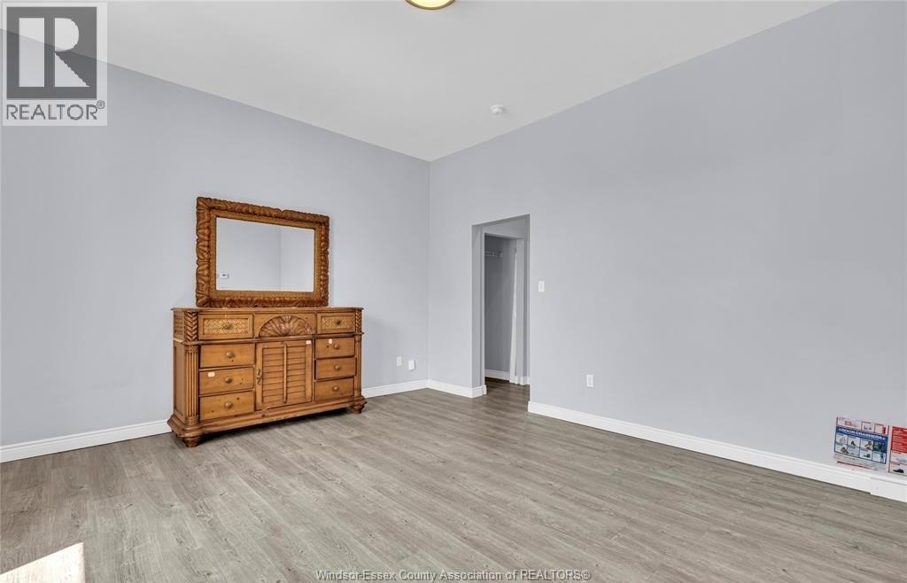 294 LOUIS AVENUE - 8