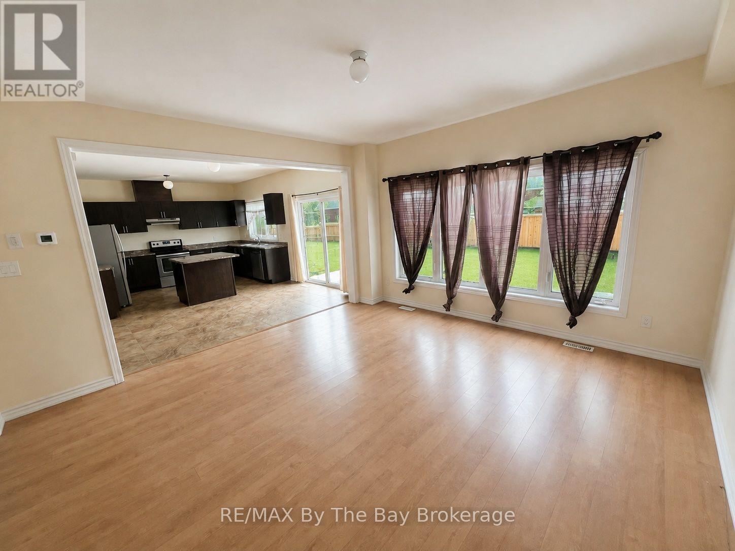 152 ALLEGRA DRIVE, Wasaga Beach — photo 2