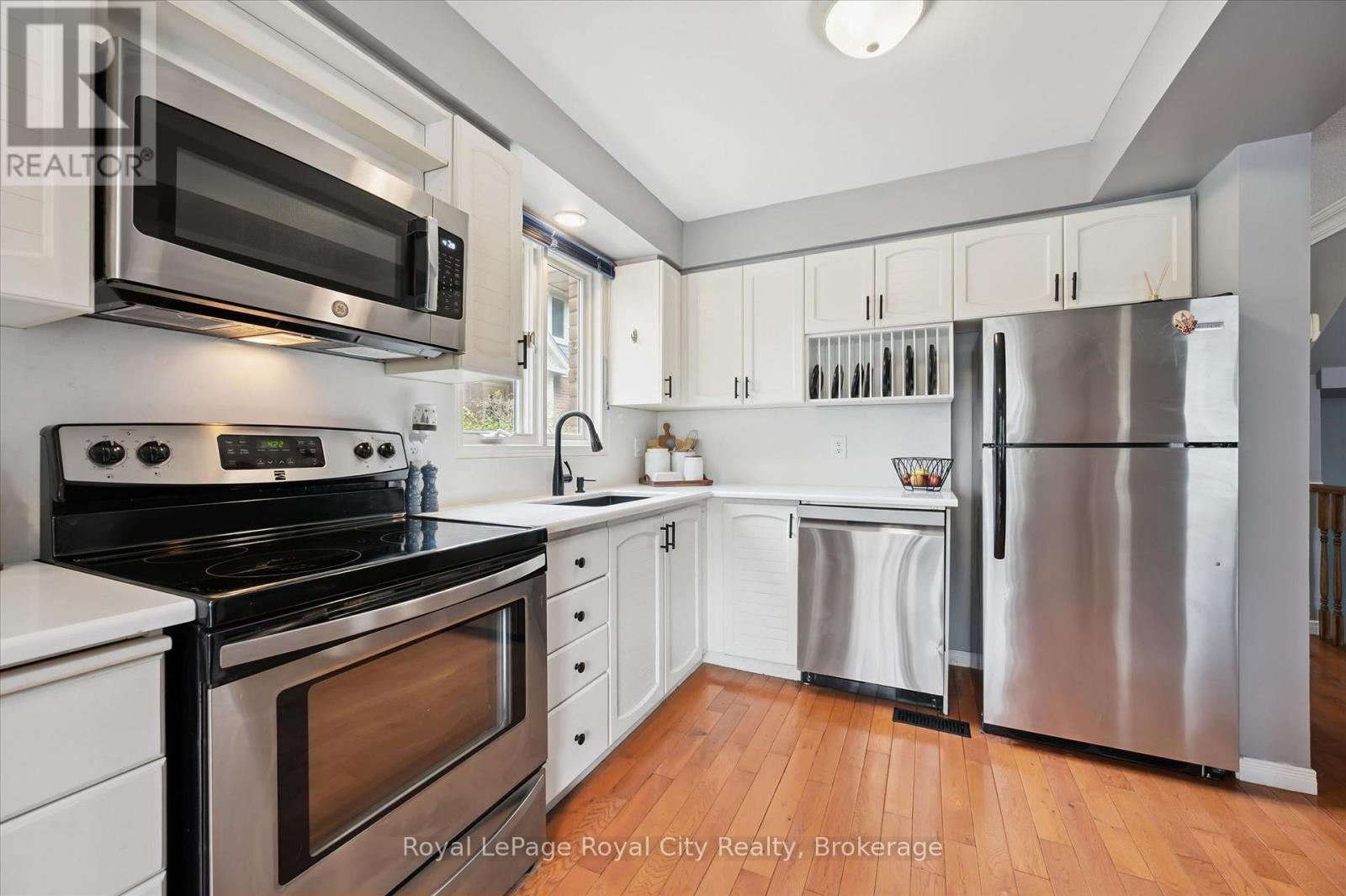 #25 941 GORDON STREET - Image 10