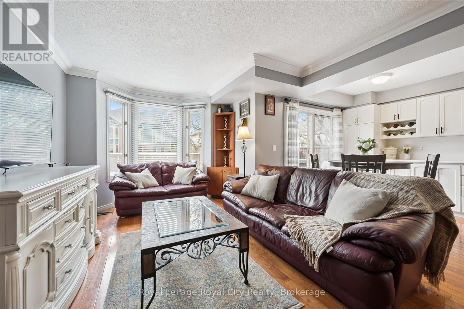#25 941 GORDON STREET - Image 7