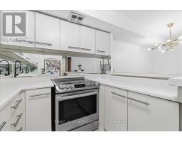 1811 - 25 The Esplanade, Toronto, ON M5E1W5 Photo 10