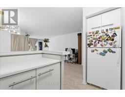 1811 - 25 The Esplanade, Toronto, ON M5E1W5 Photo 11