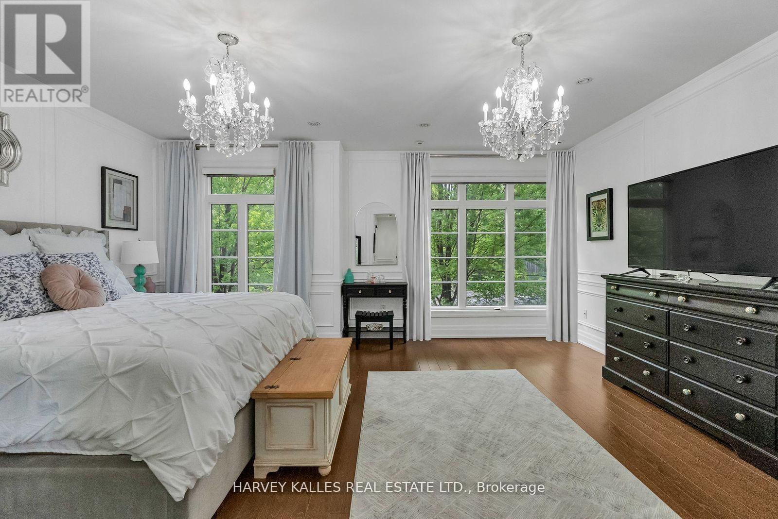 #313 51 YORK MILLS ROAD - 21