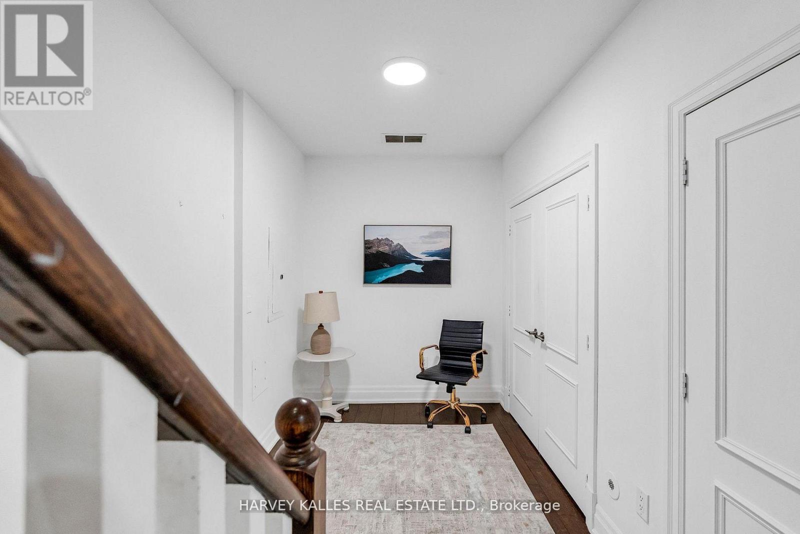 #313 51 YORK MILLS ROAD - 38
