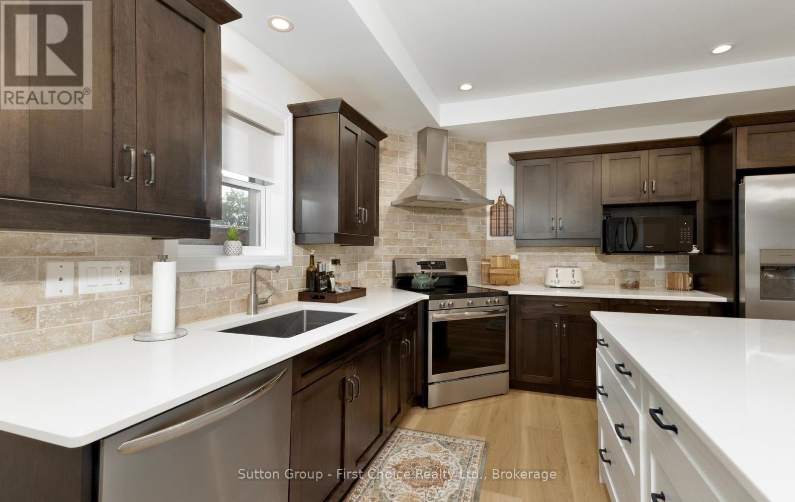 247 SUNSET DRIVE - Image 12