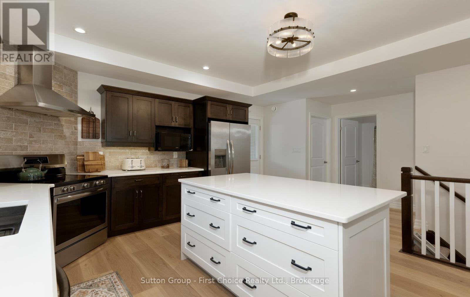 247 SUNSET DRIVE - 13