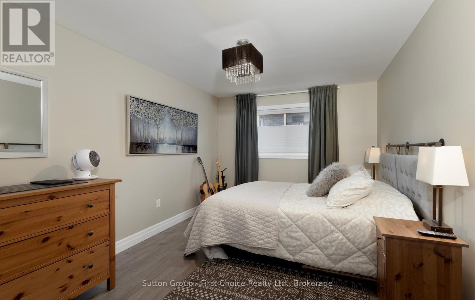 247 SUNSET DRIVE - Image 22