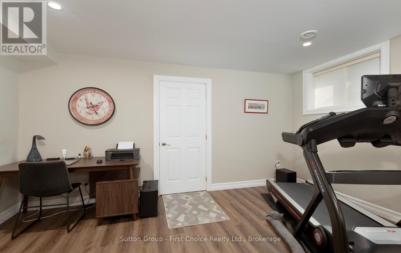 247 SUNSET DRIVE - 30