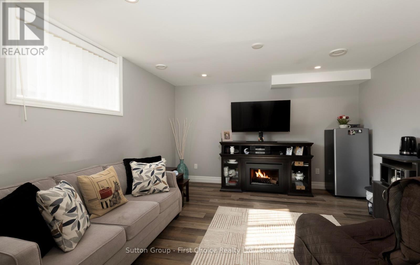 247 SUNSET DRIVE - Image 31