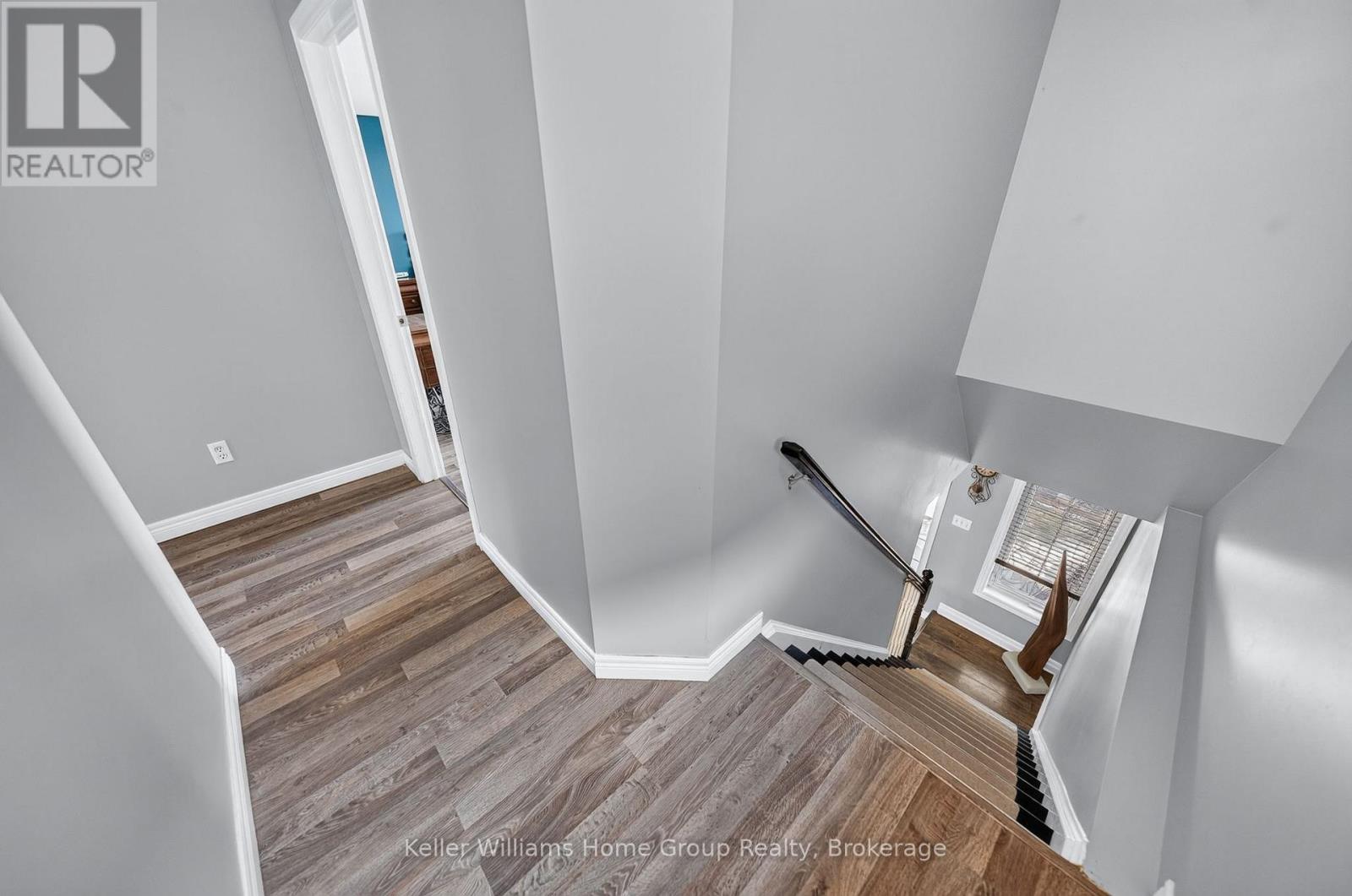 479 DOON S DRIVE E - Image 18