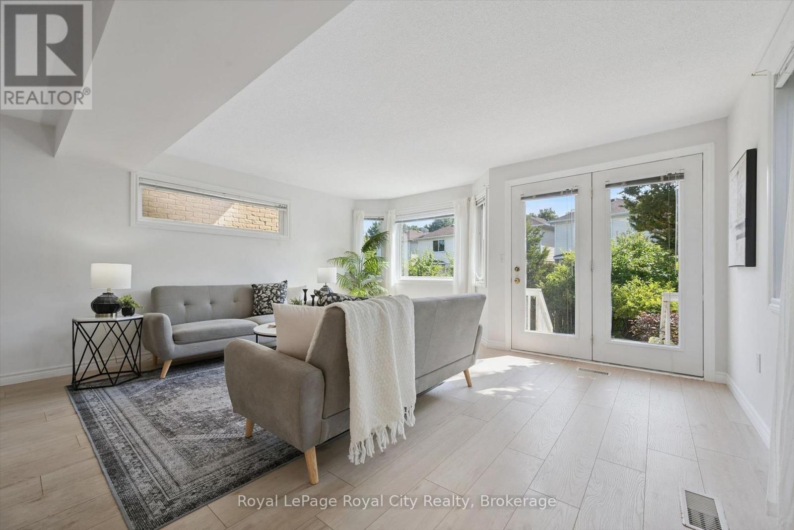 811 EDINBURGH ROAD S - Image 12