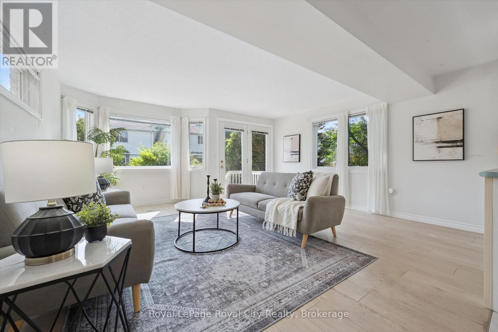 811 EDINBURGH ROAD S - Image 13