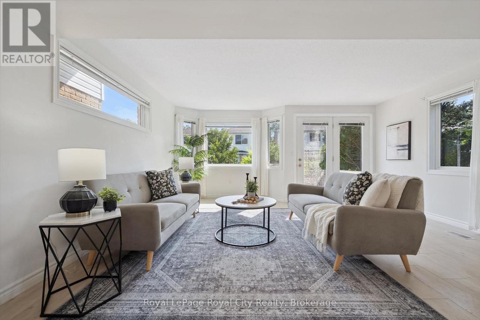 811 EDINBURGH ROAD S - Image 14