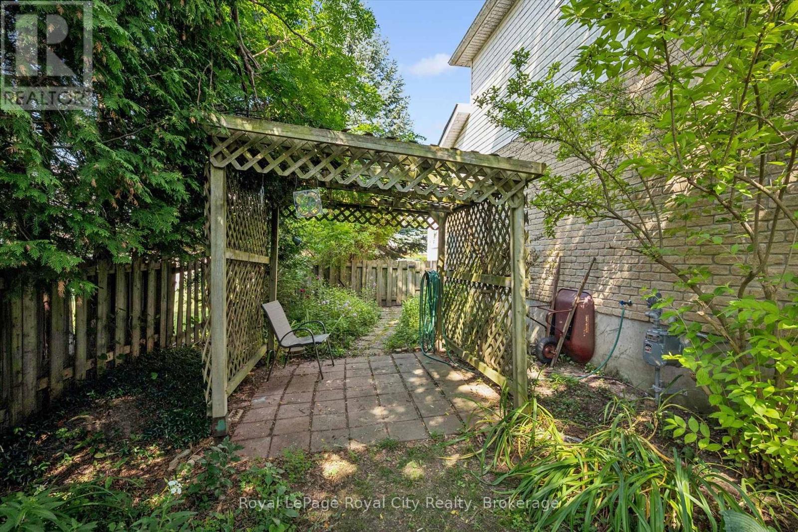 811 EDINBURGH ROAD S - 43