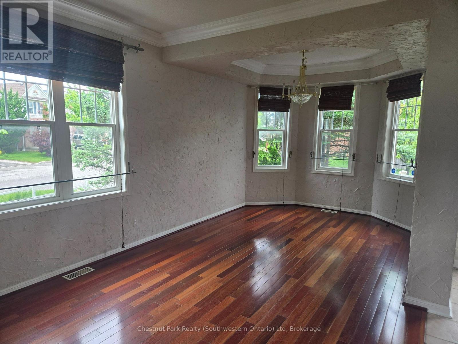 147 BAGGS CRESCENT — photo 3