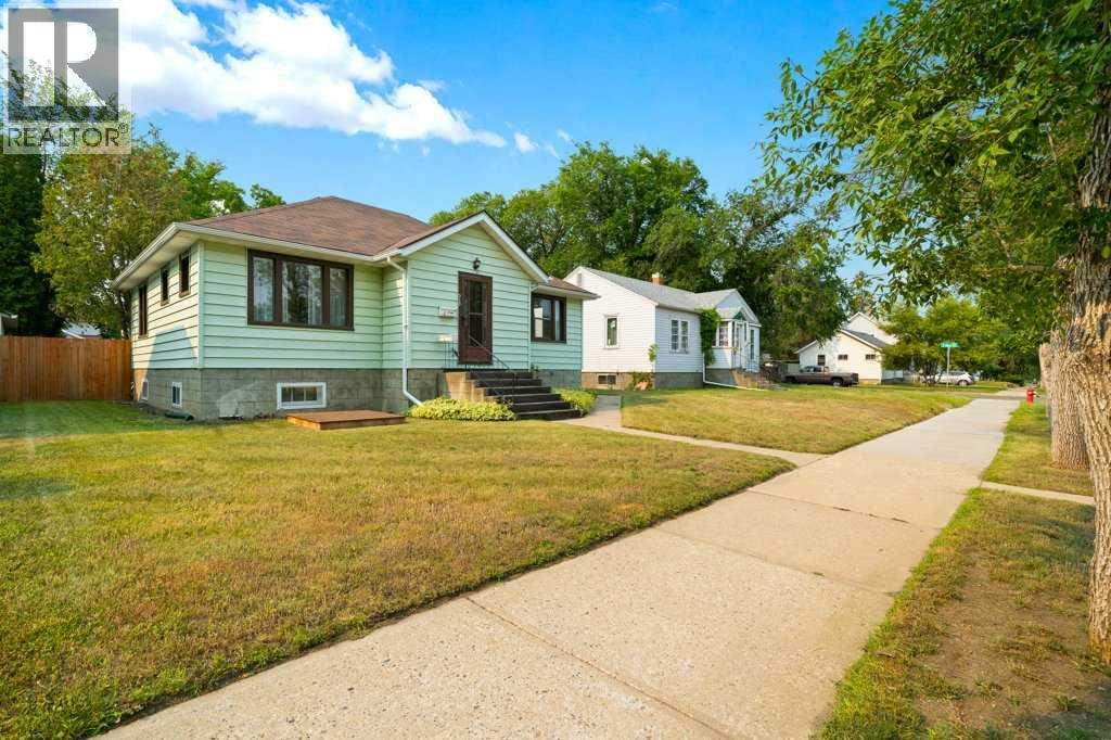 313 6 Street SE - 3