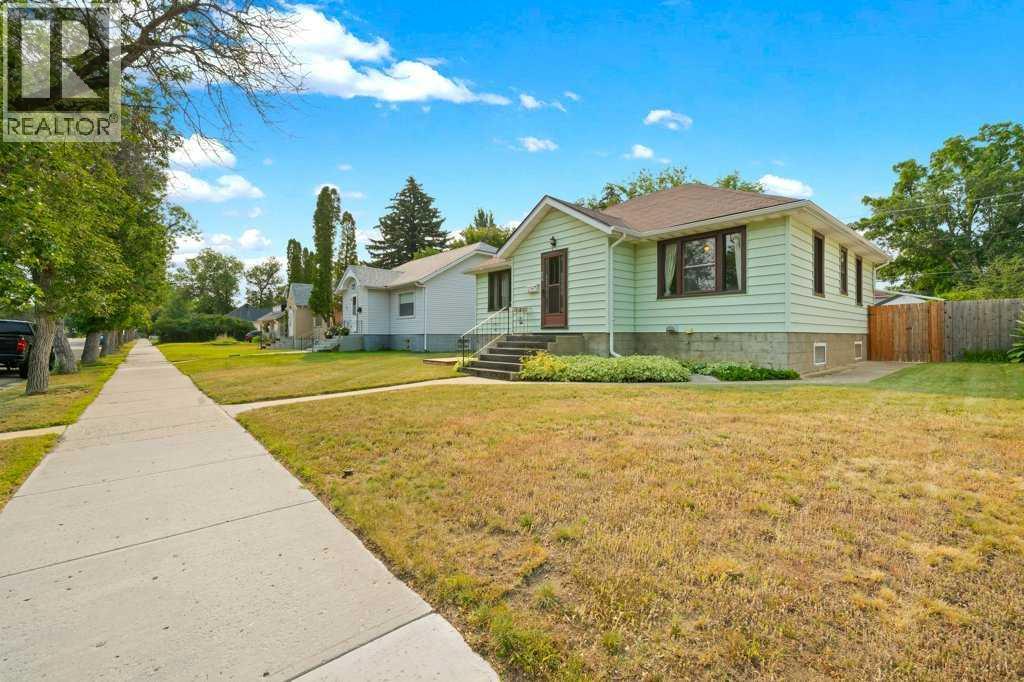 313 6 Street SE - 1