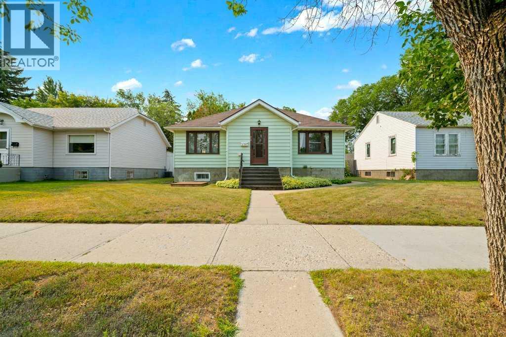 313 6 Street SE - 2