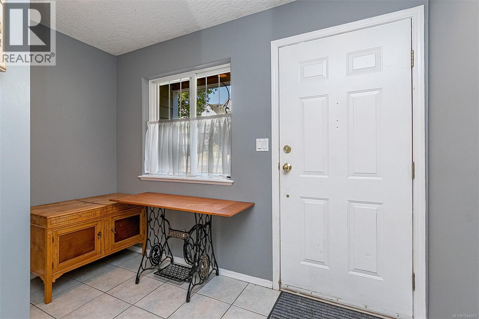 6011 Stoneridge Rd - Image 3