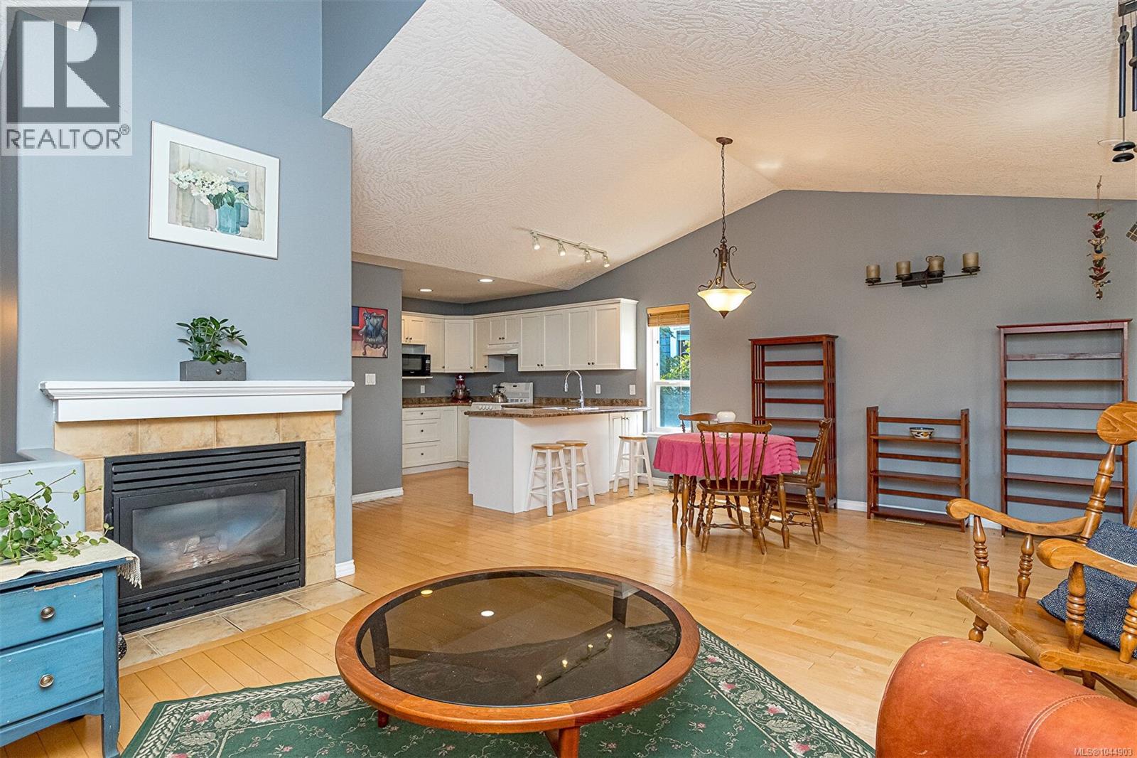 6011 Stoneridge Rd - Image 6