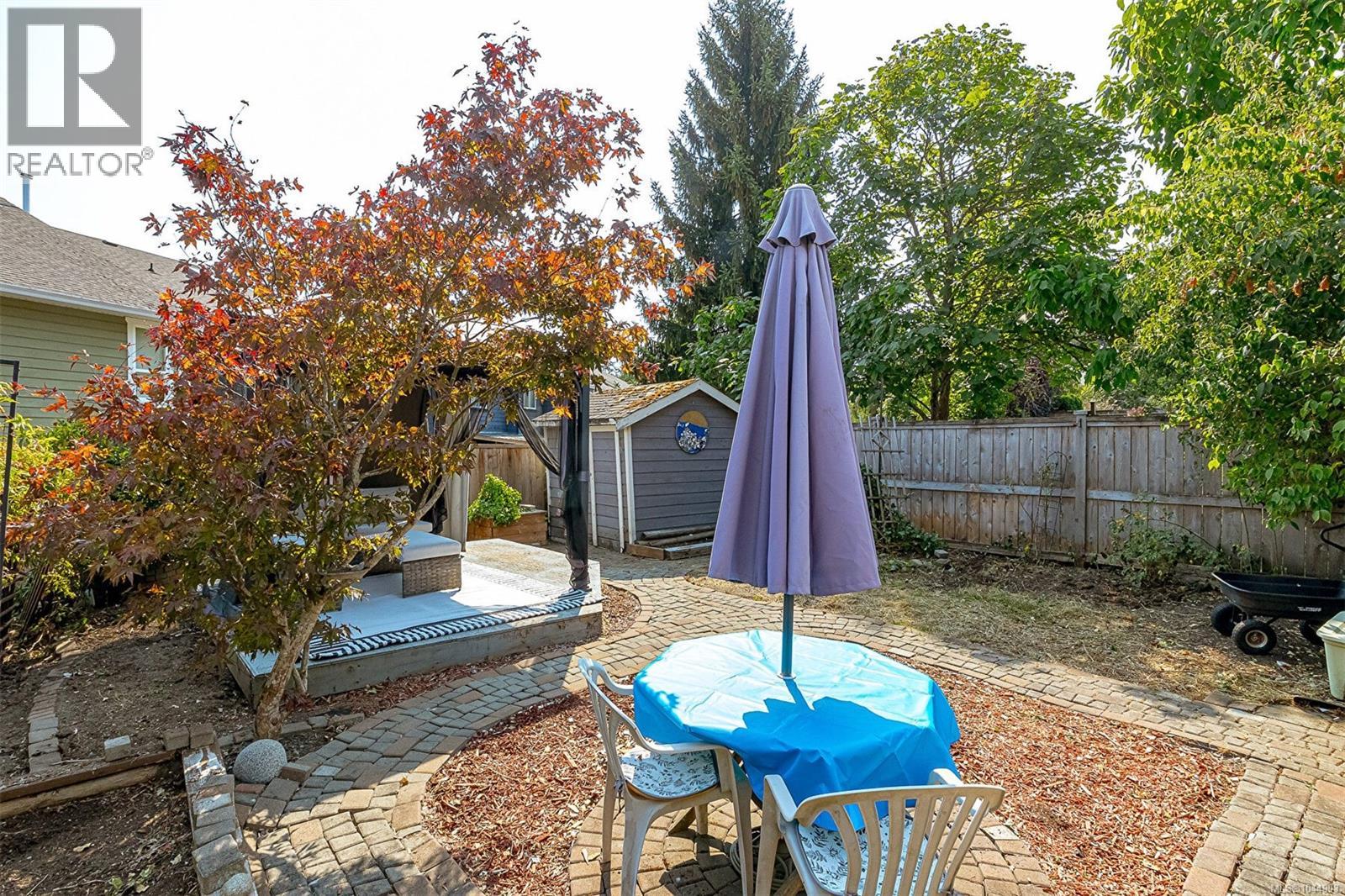 6011 Stoneridge Rd - 23
