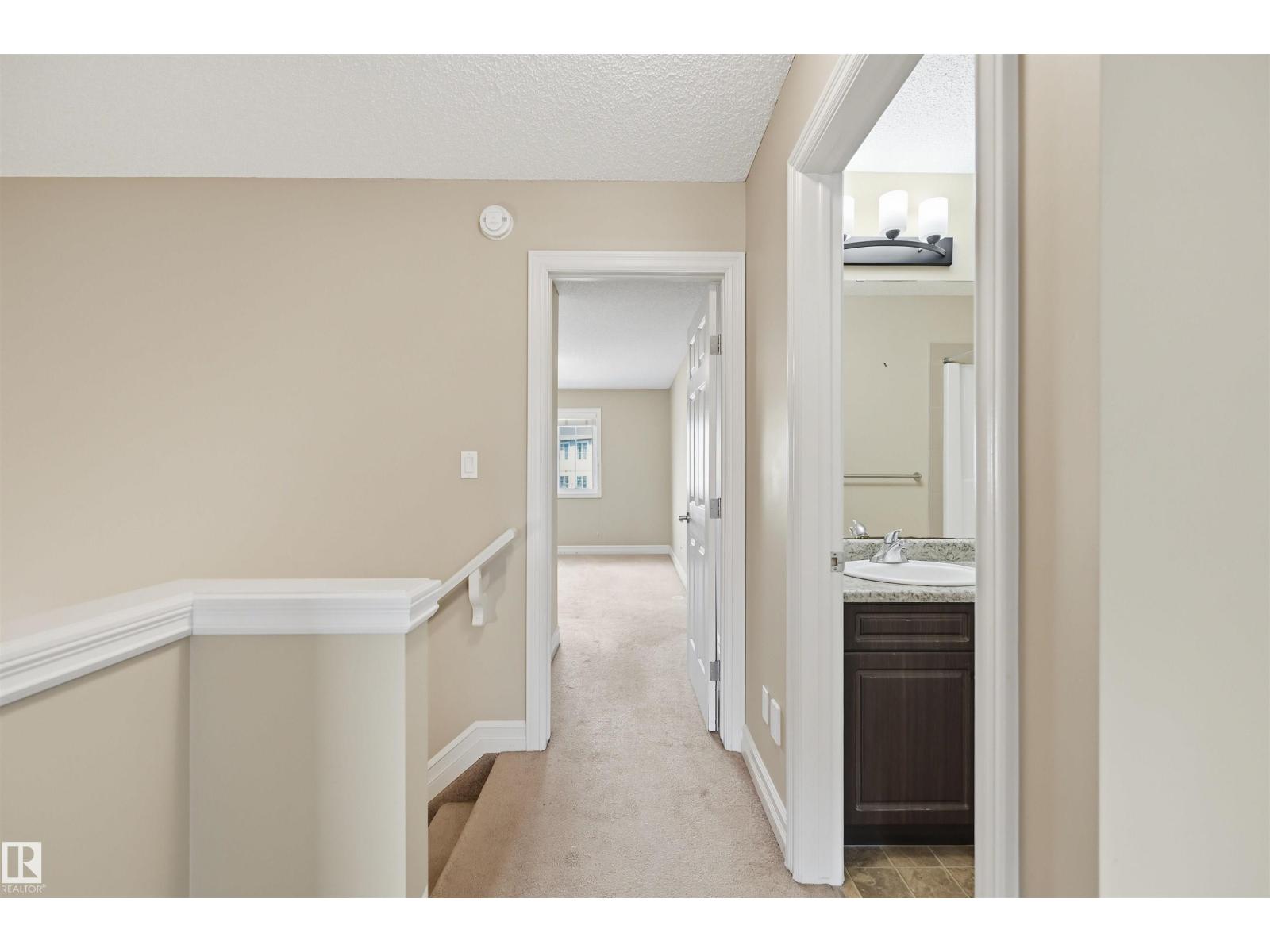 #11 5317 3 AV SW - 32