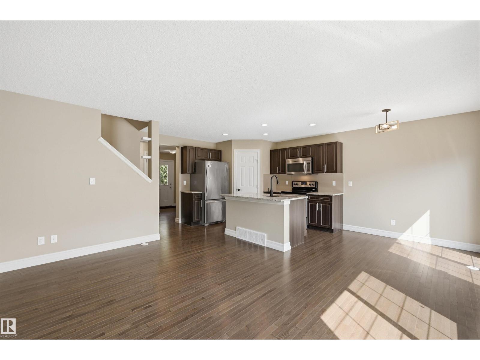 #11 5317 3 AV SW - 23