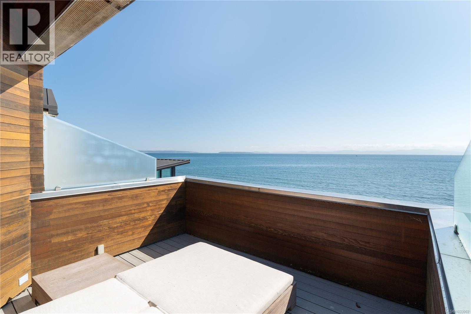 5039 Cordova Bay Rd - Image 39