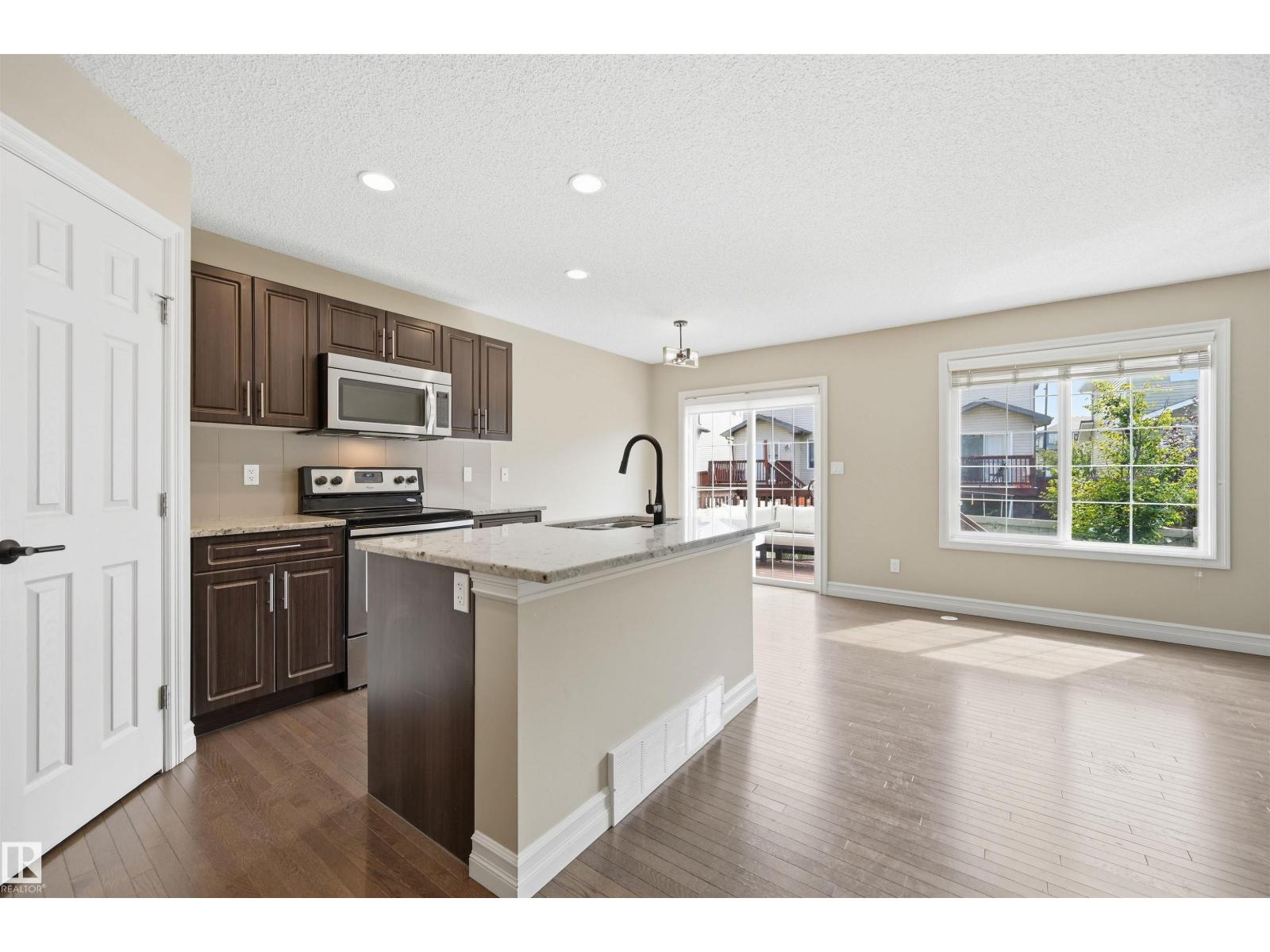 #11 5317 3 AV SW - 14