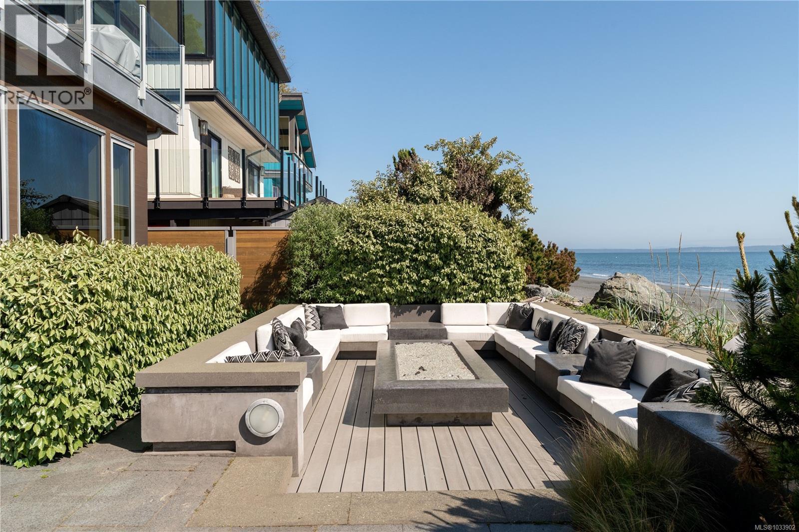 5039 Cordova Bay Rd - Image 56