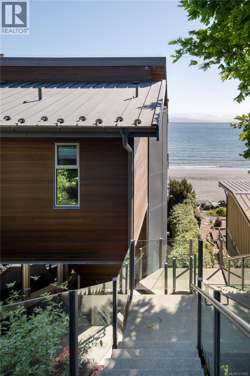 5039 Cordova Bay Rd - Image 61
