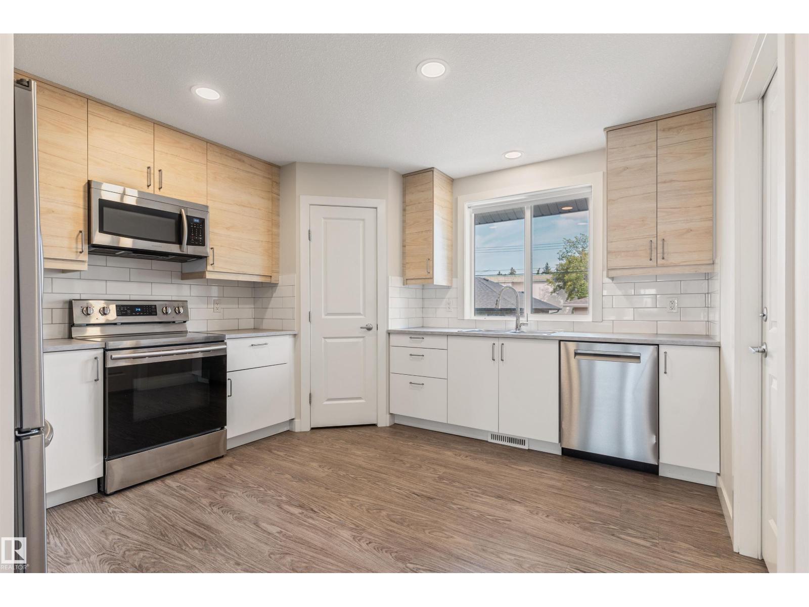 9217 150 ST NW - 14
