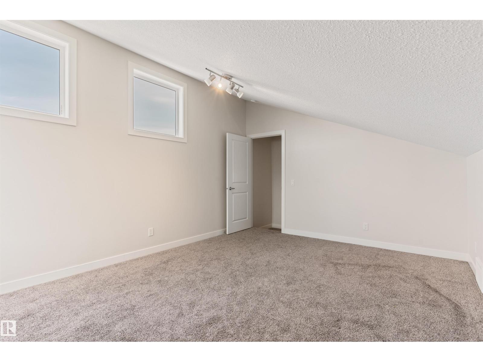 9217 150 ST NW - 33