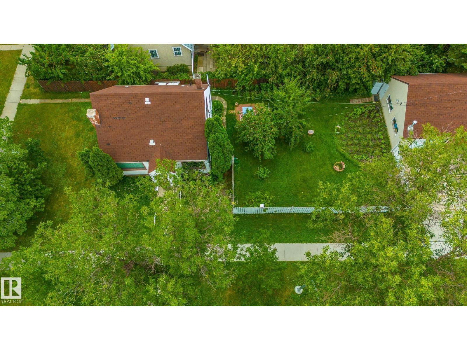 10524 113 AV NW - 6