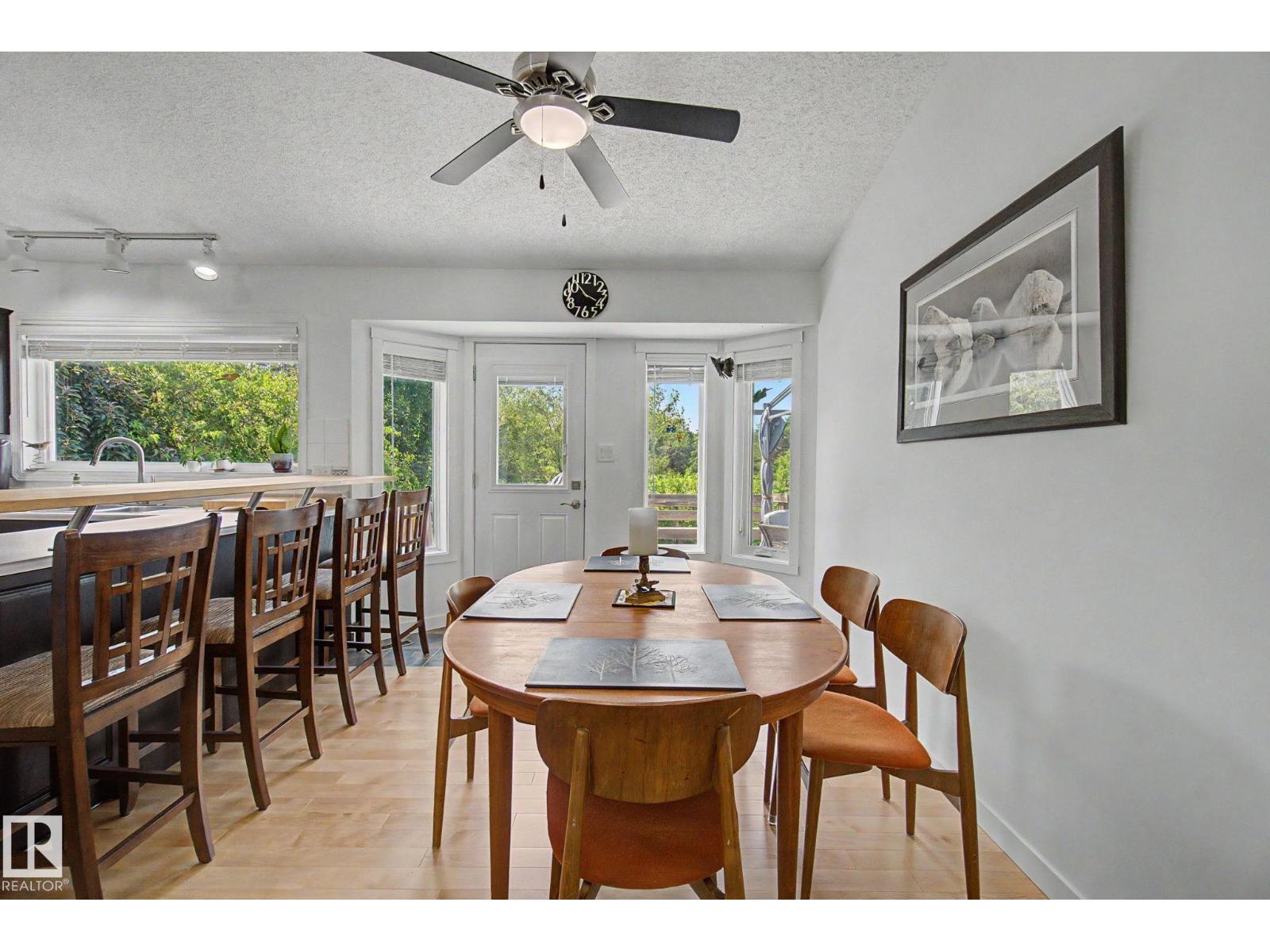 32 FAIRWAY DR - 14