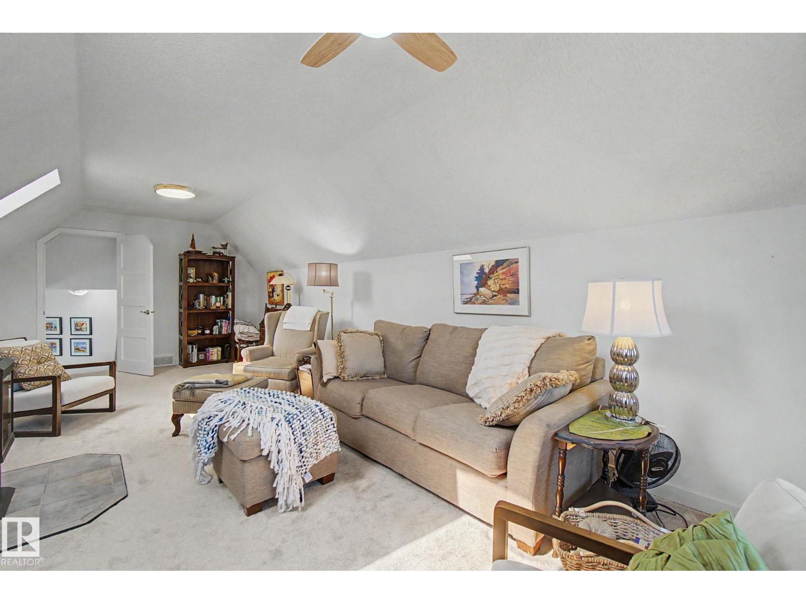 32 FAIRWAY DR - 20