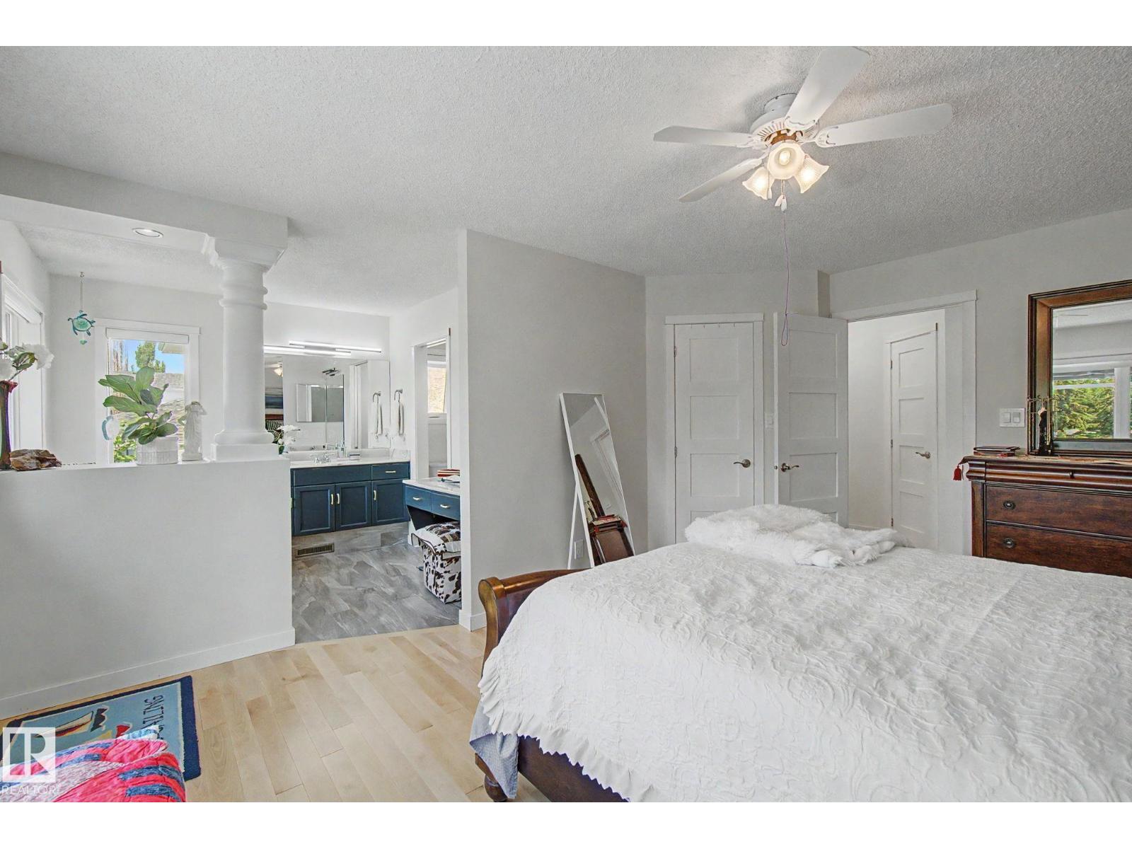 32 FAIRWAY DR - 25